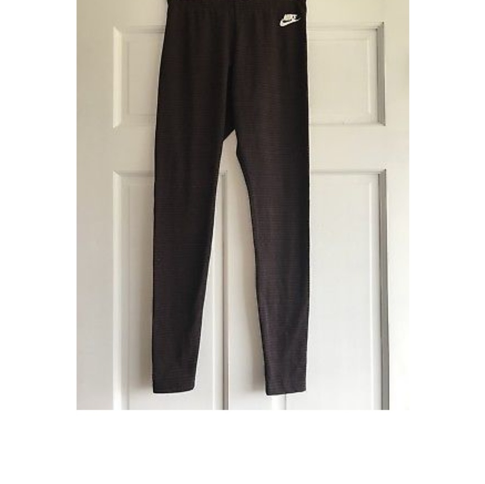 Grey nike leggigs